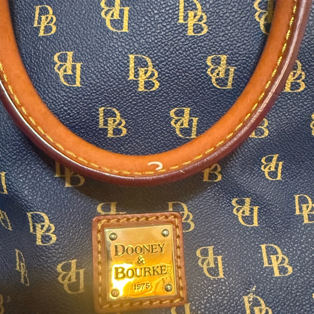 Dooney &‎ Bourke Gretta Women's Satchel/Top Handle Bag, Large - Picture 4 of 10